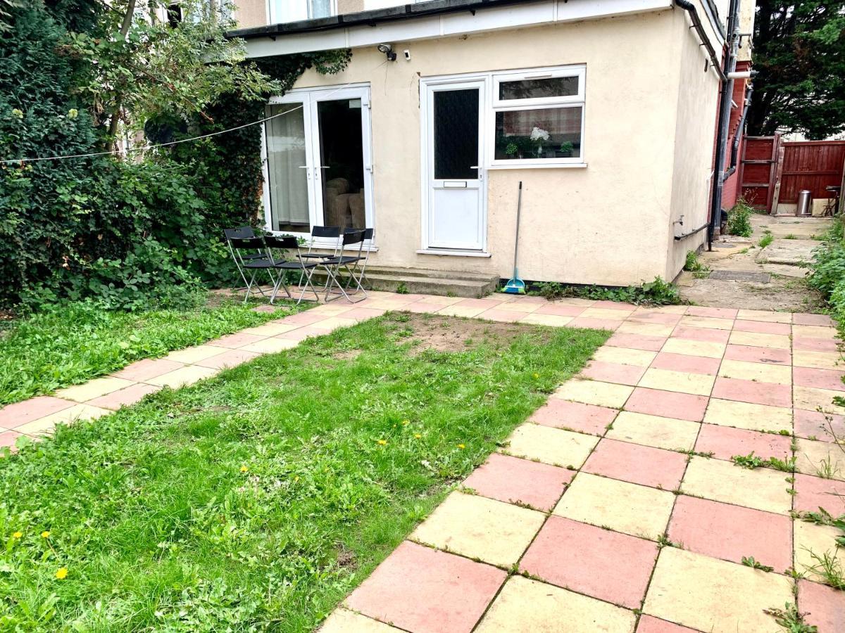 London 2 Bedroom Apartment, Kitchen, Reception And Private Garden Eksteriør billede