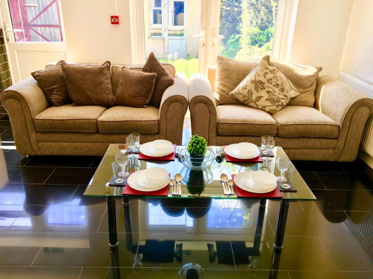 London 2 Bedroom Apartment, Kitchen, Reception And Private Garden Eksteriør billede