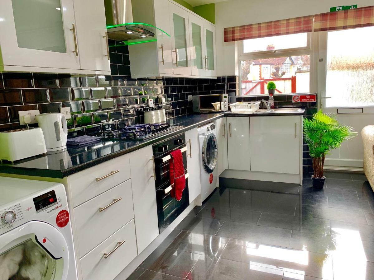 London 2 Bedroom Apartment, Kitchen, Reception And Private Garden Eksteriør billede