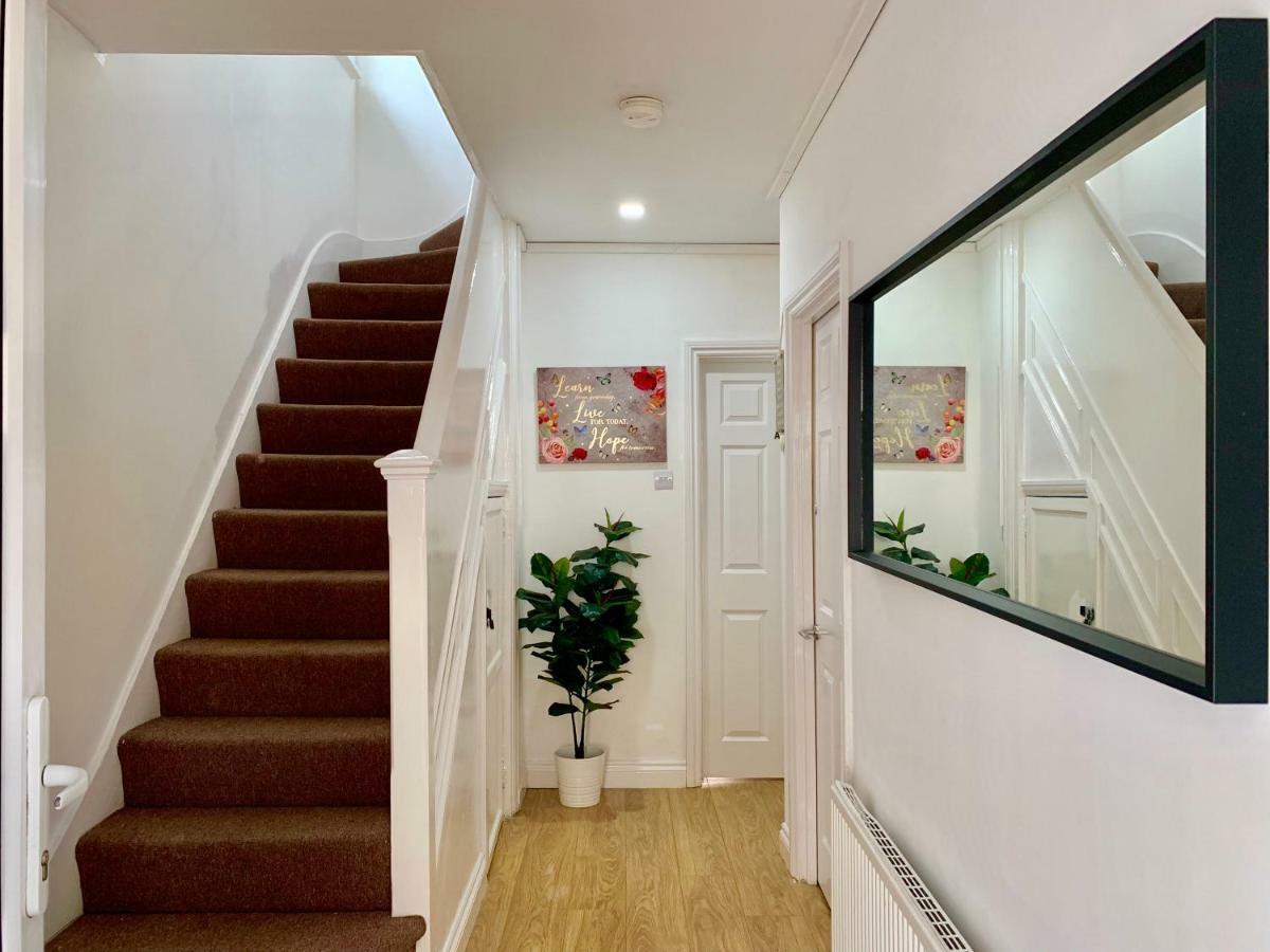 London 2 Bedroom Apartment, Kitchen, Reception And Private Garden Eksteriør billede