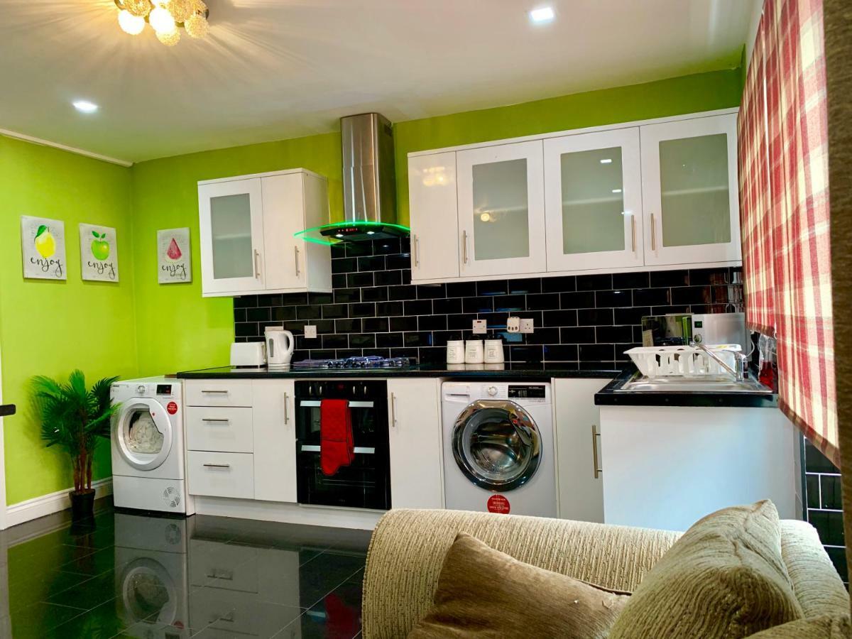 London 2 Bedroom Apartment, Kitchen, Reception And Private Garden Eksteriør billede