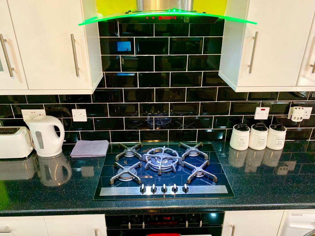 London 2 Bedroom Apartment, Kitchen, Reception And Private Garden Eksteriør billede