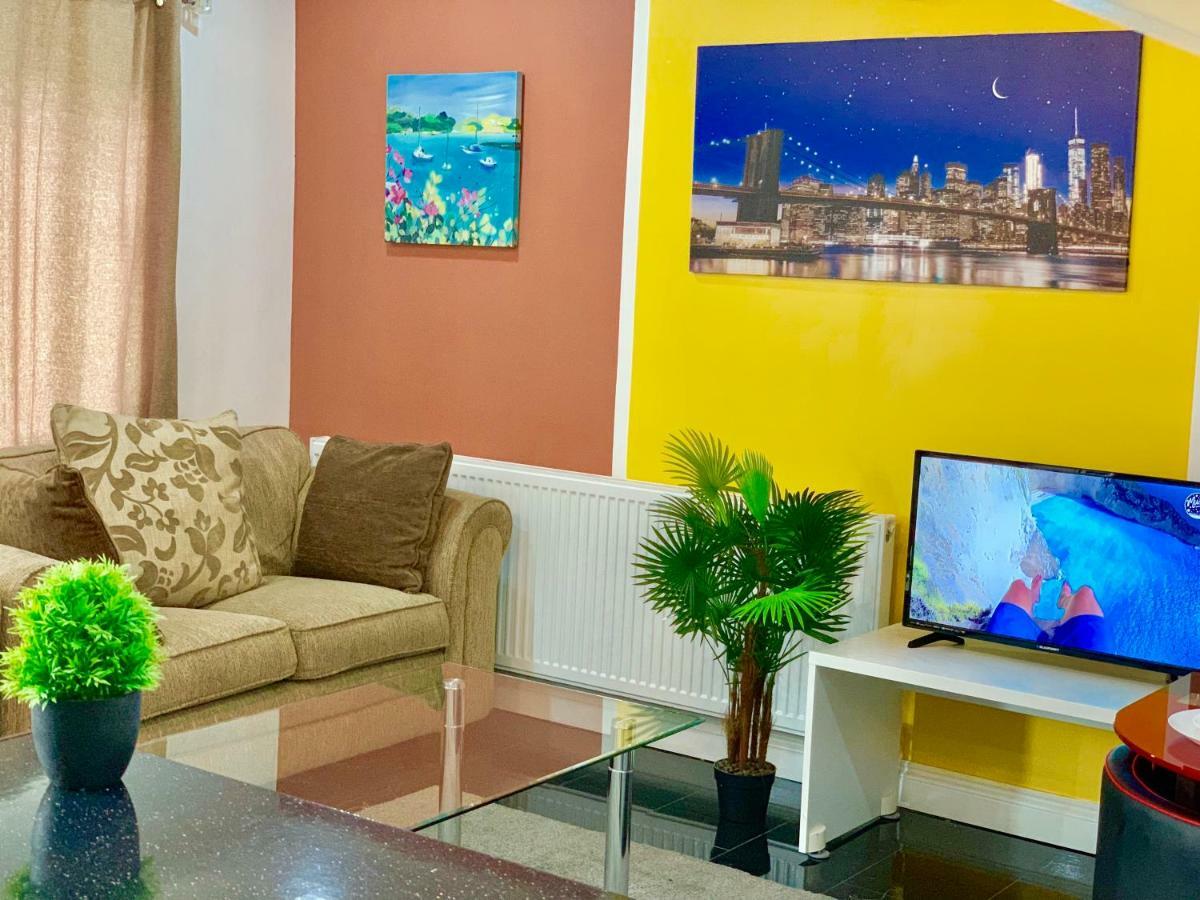 London 2 Bedroom Apartment, Kitchen, Reception And Private Garden Eksteriør billede